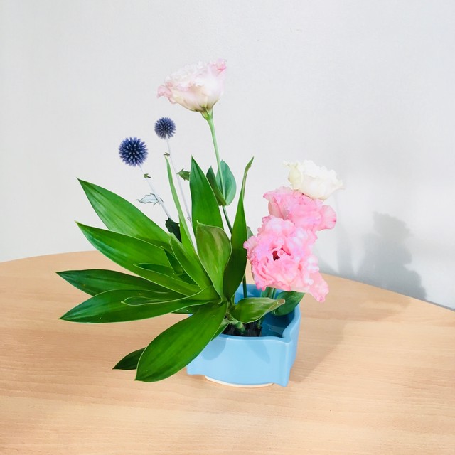 陶磁器 生け花 花瓶 花器 青 水色 Ikebana Lily