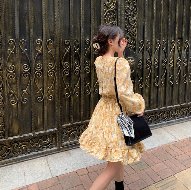 春ワンピース ハイウエスト 膝丈ワンピース ミニワンピース バルーン袖 ボリューム袖 袖コンシャス フェミニン ガーリー 上品 きれいめ 韓国 オルチャン 韓国ファッション 新作 春夏 春 夏 Om 5 Musubi Me 韓国 オルチャン レディースファッションのお店