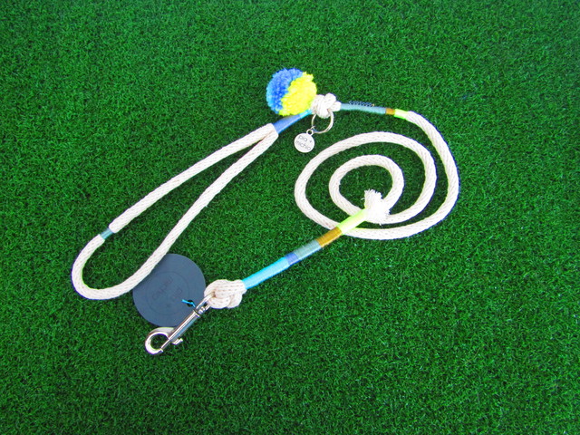 ドッグリード/ロープ/ナチュラルホワイト/ボンボン/シルバー金具【全体のカラーは爽やかそのもの!!蛍光イエローがキレイに映えて元気をくれる!!】【ハワイのデザイナーによる手づくり】【一点物】【オリジナル】【ハワイ】