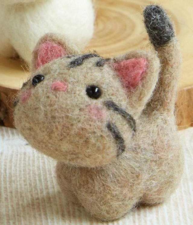 フェルト手芸 スターターセット付き ねこのお友だち フェルトマスコット 手作りキット 白猫 黒猫 トラ猫 羊毛フェルト 猫のぬいぐるみ 自由研究 ウェルカムドール ねこ 幸せデリバリー リングピローなどの結婚式アイテム 手芸用品の通販