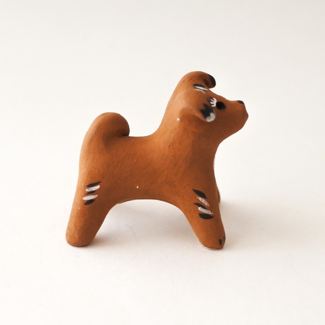 カルゴポリ土人形 茶色い犬 Mokuji