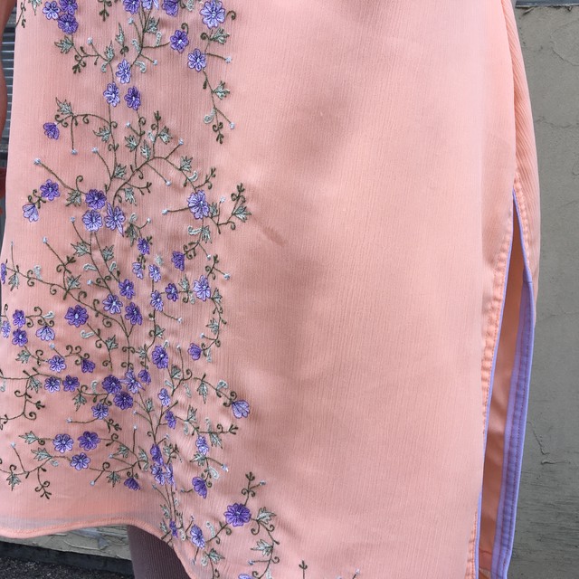 刺繍アオザイ風ワンピース Chewing Gum