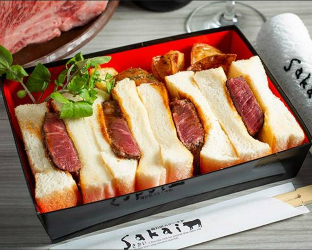 ステーキサンド 備長炭ステーキ炉sakai