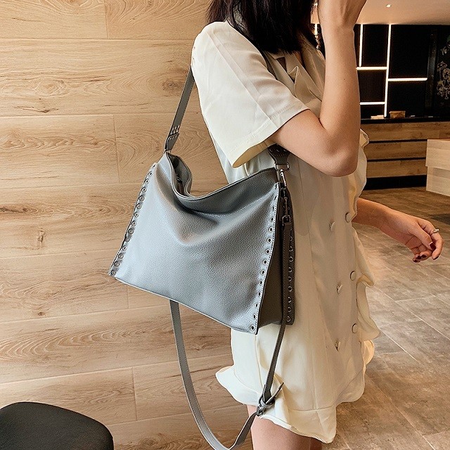 ベーシックショルダートートバッグ 大きめ 可愛い お洒落 お出かけ 通勤 バッグトゥーザフューチャー