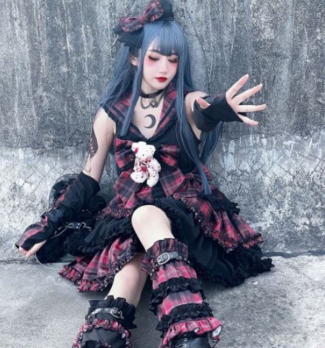 パンク カジュアルロリータ ビスチェ スカート チェック柄 ビビットカラー リボン ミニ丈 ショート丈 膝上 ノースリーブ レース パンク かわいい ガーリー セクシー フェミニン 華やか レディースファッション 春 春物 春コーデ 春服 夏 夏物 夏コーデ 夏服 お茶会 撮影