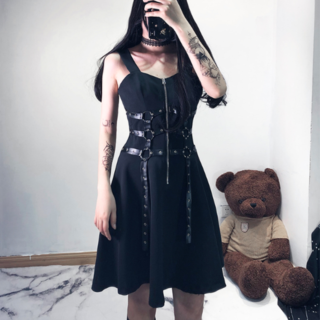 リングベルト デザイン ワンピース キャミワンピース ノースリーブワンピース フレアワンピース ドレスワンピース Zip ゴシック モード系 黒 レディース 上品 ワンピ モノクロ レトロ きれいめ ロリータ ダークモード リベットベルト ベルトデザイン ミニ丈 韓国 原宿系