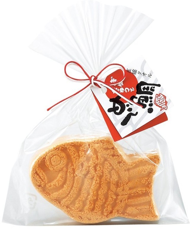 おめでたい鯛焼きの圧縮タオル 和風のプチギフト１個 結婚式 タオルハンカチ たい焼き お正月 お年賀タオル お年始 幸せデリバリー リングピローなどの結婚式アイテム 手芸用品の通販