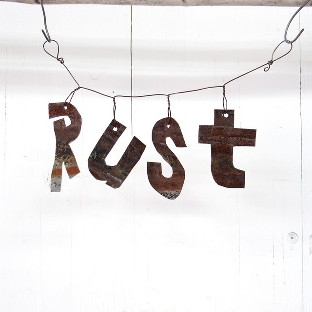 リメイクトタン サビサビ文字ガーランド Rust Naco Re Antique