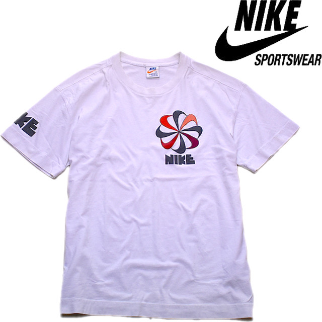 1点物 Nikeゴツナイキ風車プリントtシャツ古着メンズl Xlレディースokアメカジ90sストリート スポーツmixオレンジタグ復刻版swoosh 古着屋カチカチ 東京都北区 Jr王子駅前で実店舗展開中 通販もok Tokyo Japan 1点物 Nikeゴツナイキ風車プリントtシャツ古着メンズl Xlレディースokアメカジ90sストリート スポーツmixオレンジタグ復刻版swoosh 古着屋カチカチ 東京都北区 Jr王子駅前で実店舗展開中 通販もok Tokyo Japan