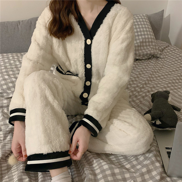 もこもこ シンプル ルームウェア パジャマ 部屋着 レディース セットアップ Vネック カーディガン 長袖 冬 白 ボーダー ラウンジウェア ナイトウェア 韓国 安い 大人可愛い ゆるふわ ゆるかわ Luana Room ルームウェア パジャマ通販