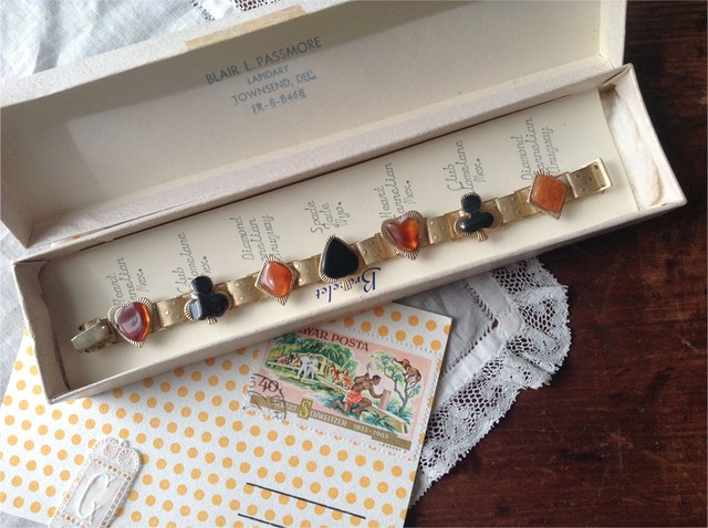 トランプモチーフ鉱物たちのベルト風ブレスレット 星とトランク