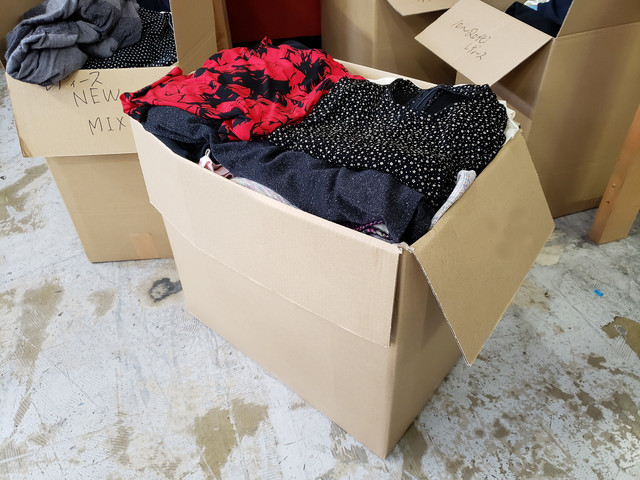 カスタマイズレディース古着mix 140サイズ梱包 時期物2シーズン 古着衛門店頭品質 大量 業販 仕入れ 卸 福袋 Select By 古着衛門