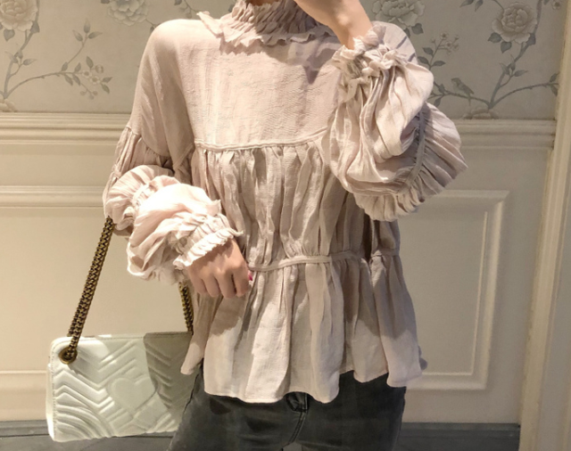 フェミニンな雰囲気 レトロかわいい プリーツシャツ トップス ブラウス シャツ レディース フェミニン カジュアル 体系カバー ボリューム袖 フリル プリーツ 春 秋 ゆったり S M L Xl 代 30代 40代 送料無料 韓国レディース キッズファッション Londonbridge