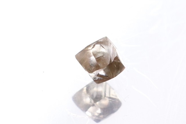 「ソーヤブル」原石 〇天然ダイヤモンド 〇ブラウン 〇0.23ct