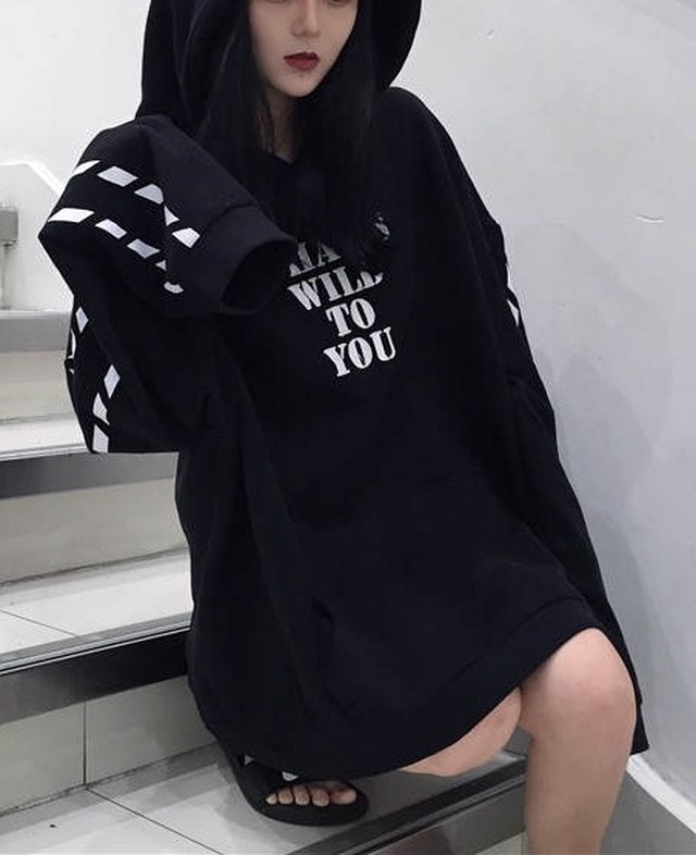 袖のデザインがオシャレ パーカー 黒 Stepwall