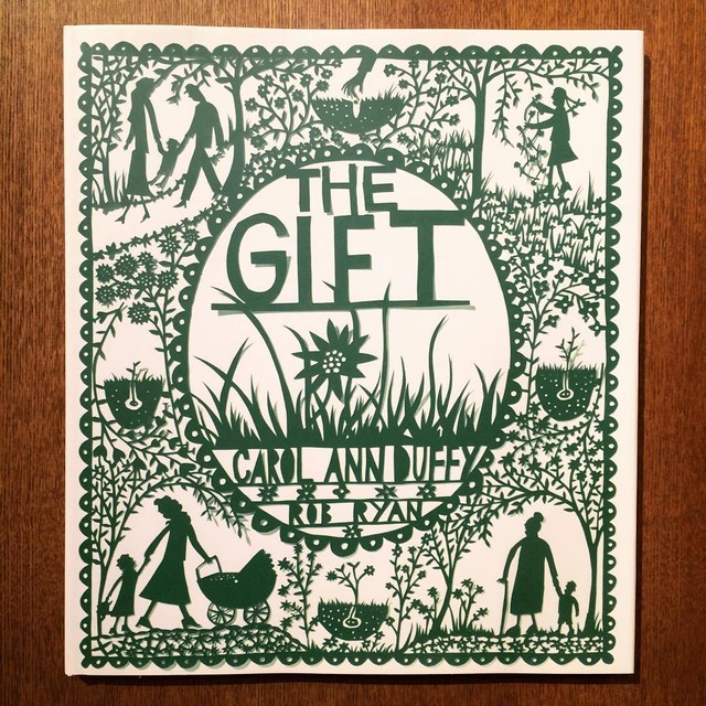 ロブ ライアン切り絵 絵本 The Gift Carol Ann Duffy Rob Ryan 古本トロニカ 通販オンラインショップ 美術書 リトルプレス ポスター販売