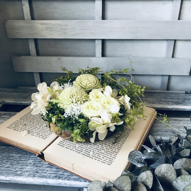 ピンポンマムとバラのアレンジ グリーン 京都府宇治市プリザーブドフラワー専門 Fleur Claireフルールクレール