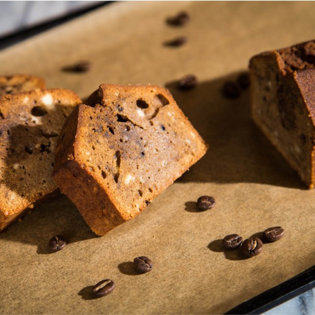 ブラックムーン コーヒーとウォッカのケーキ お酒を使った大人の焼き菓子 リボン シール無料 絵空菓子