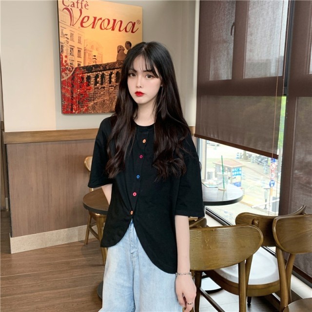 カラフルなボタンが可愛い カットソー 半袖 シャツ シンプル 無地 カジュアル 可愛い フェミニン ブラウス ガーリー トップス レディー Ptnym1554 Shop Suba