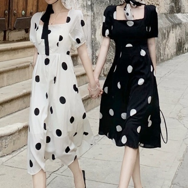 水玉ワンピース ドットワンピース スクエアネック バックシャン パフスリーブ ポルカドット レトロ ガーリー 大人可愛い ハイウエスト 春夏 Choco Chaco