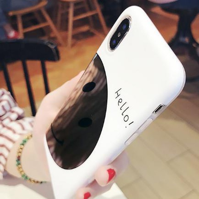 Iphoneケース ミラースマイリー柄 鏡 個性的 可愛い ハーフスマイリー ニコちゃんマーク Iphoneｘ対応 白 Guguppest2