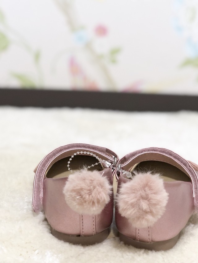 アメリカ発キッズシューズ うさぎさんのしっぽ付きピンクのキラキラ フォーマルシューズ Emma Closet