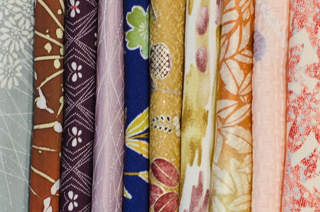 正絹 着物はぎれ10枚セット 柄生地ミックス 和小物 つまみ細工に うさぎのしっぽ