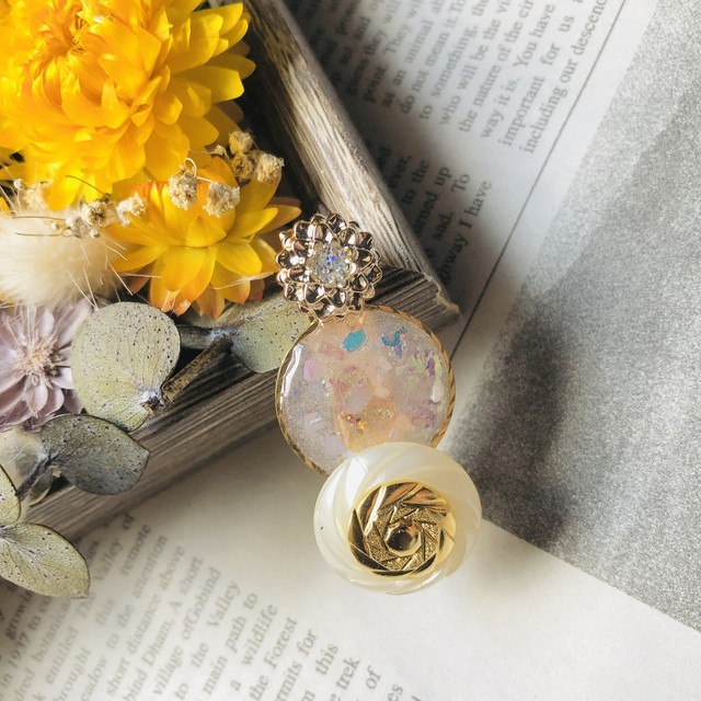 H 011 ボタンとレジンのヘアクリップ Mammy