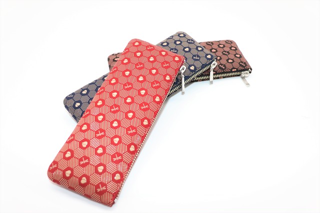 印傅屋上原勇七正規品 合格祈願 モモハナ印伝 ペンケース 甲州印伝 鹿革に桃の文様 男女兼用 Momohana Store