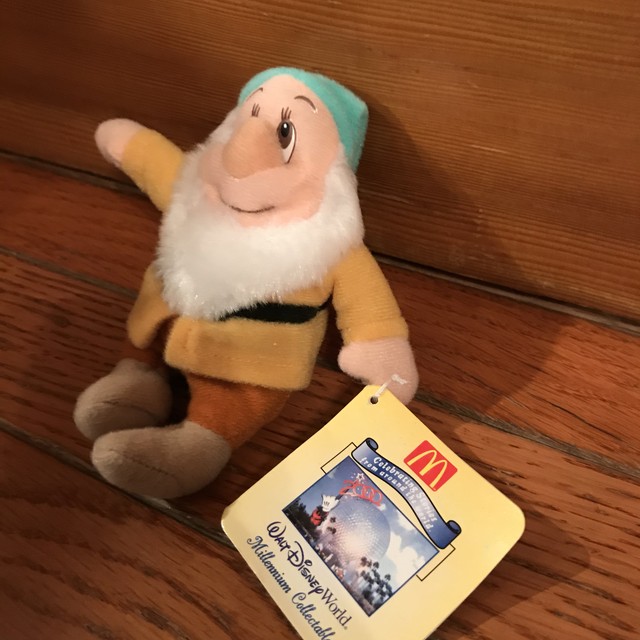 00年 マクドナルドトイ ミレニアムコレクションズ シリーズ 7人の小人 バッシュフル てれすけ のぬいぐるみ ミールトイ Honey Antique ヴィンテージ アメリカン雑貨 アンティーク アメトイ インテリア小物 ミールトイのお店