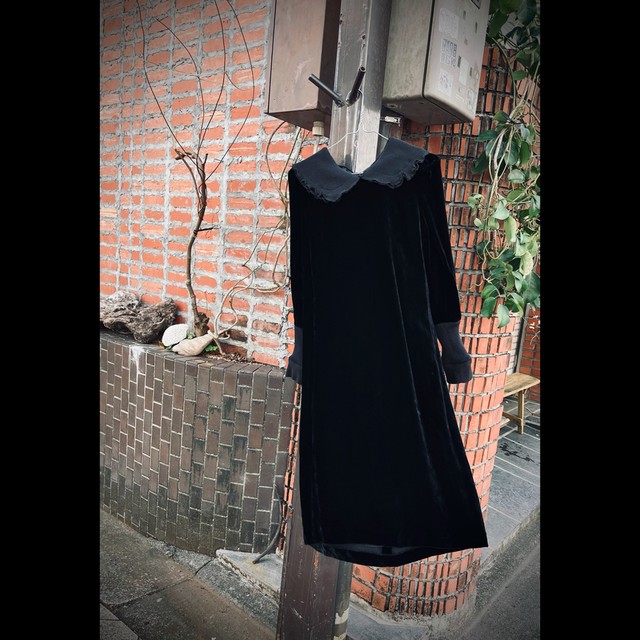 ベロアのリメイクワンピース Preloved Clothing Shop Ya