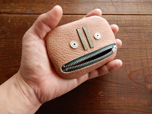 顔さいふ くすみピンク Ohagi オハギ 楽しく愉快な革小物の通販