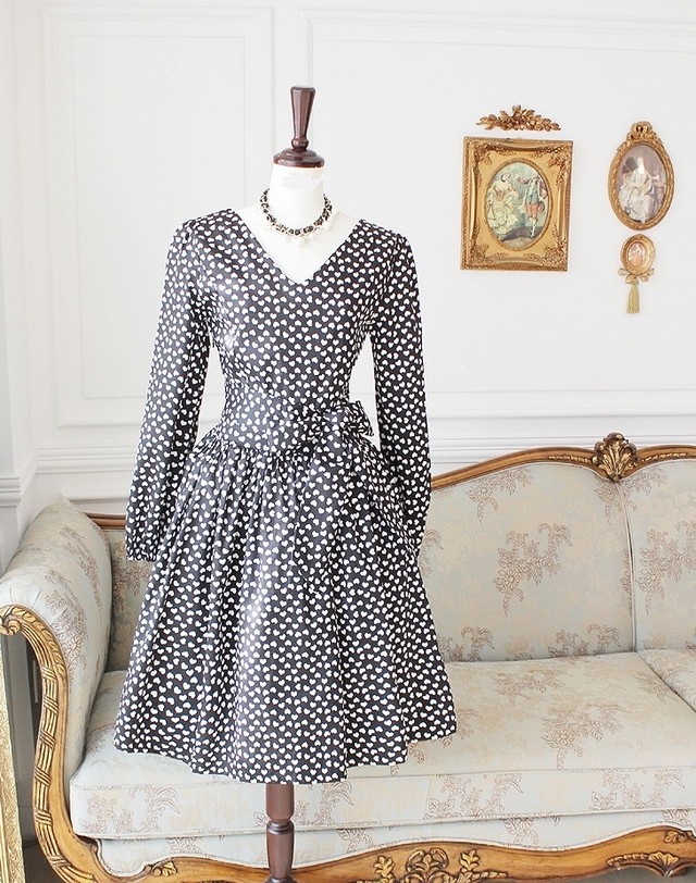 黒ワンピース ブラックワンピース ハート柄 バルーン Monaco Fashion