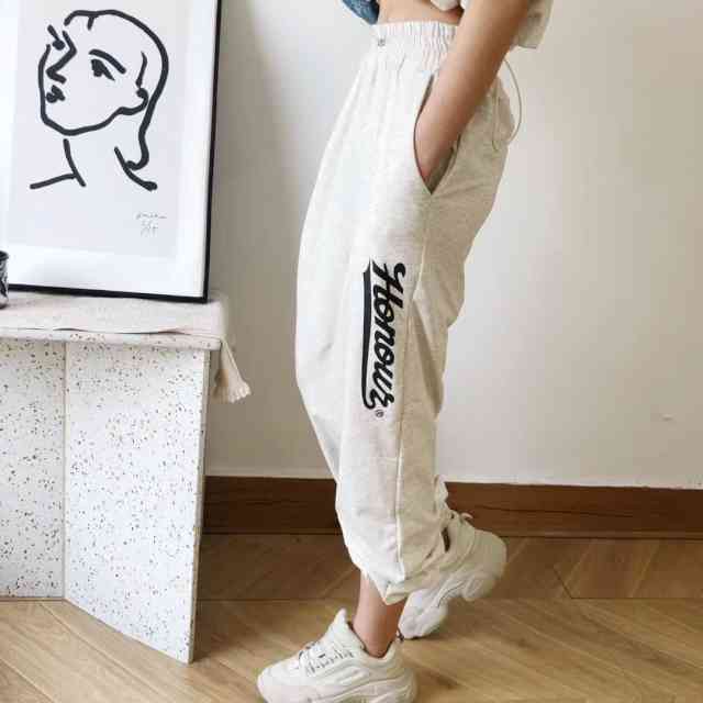 セットアップ レディース カジュアル 上下セット 春 夏 2点セット コットン トレーニング 半袖 Tシャツ クロップ丈 パンツ ロゴ 人気 おすすめ 安い Sns映え 美脚効果 足長 フェミニン ゴージャス エレガント クラシック クラシカル モノトーン ナチュラル お呼ばれ