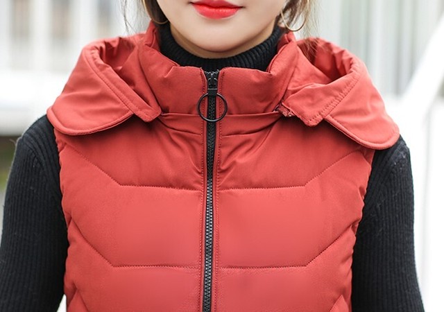 ダウンベスト 中綿ベスト フード付き ショート丈 スリム 防寒 かわいい きれいめ カジュアル 大人カジュアル おしゃれ 通勤 通学 デート おでかけ 大きいサイズ Crystalhk