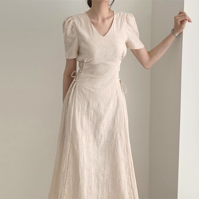 送料無料 2色 サイドレースアップ 半袖ワンピース 半袖 Vネック ロングワンピース ロング丈 ミモレ丈ワンピース ミモレ丈 フレアワンピース フレアシルエット リゾートワンピース サマーワンピース ハイウエスト 脚長効果 編み上げ りぼん リボン ウエストマーク 薄手 春