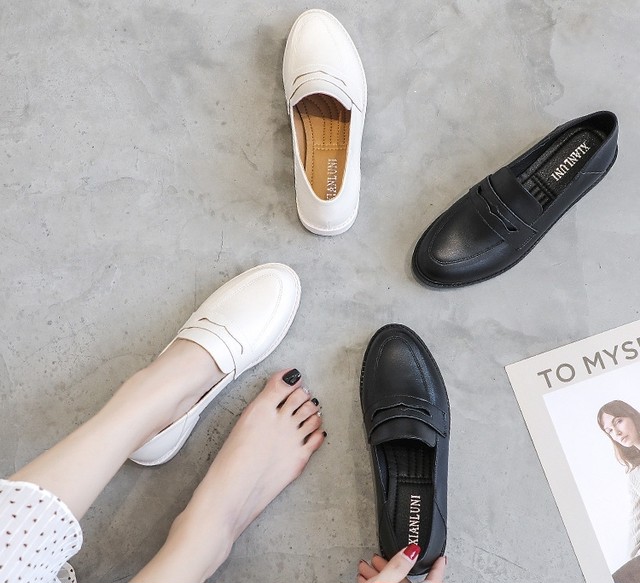 レディース ローファー シンプル パンプス 黒 ブラック 革靴 スリッポン 履きやすい ラウンドトゥ レディースシューズ通販 Chami Shoes