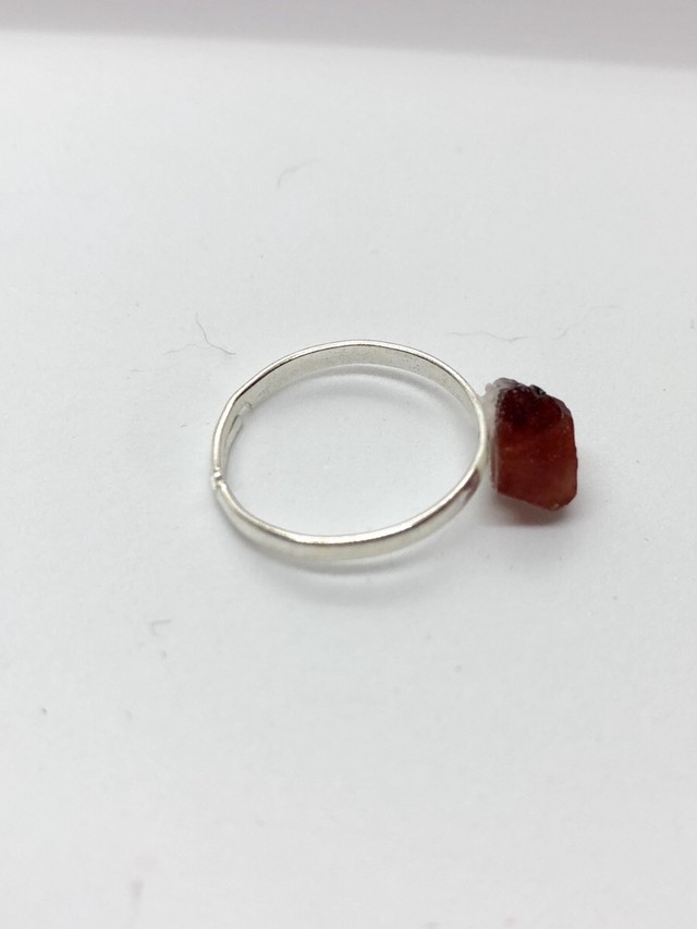 赤い鉱石の指輪 Bastetart