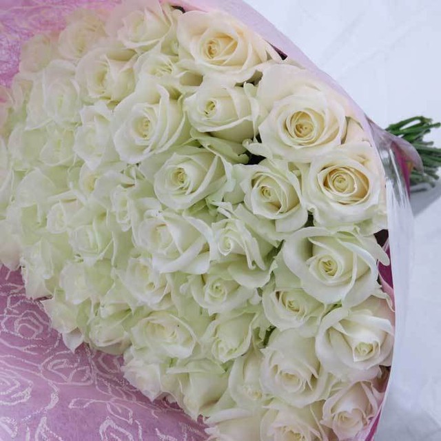白いバラの花束30本 50ｃｍ Rosetutu