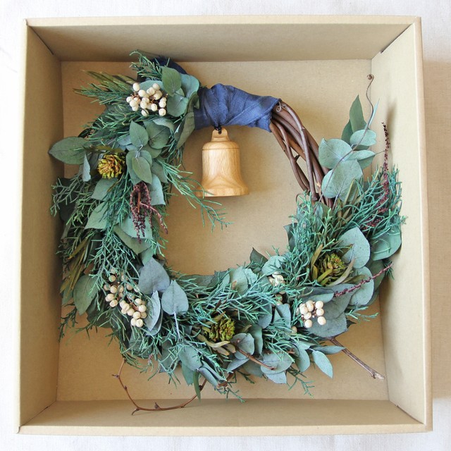 クリスマスリース 木のベル付き Petalwork 木の家具 小物