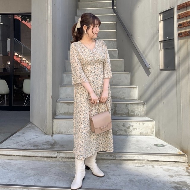 レトロ小花配色ワンピース Every Very Niceclaup