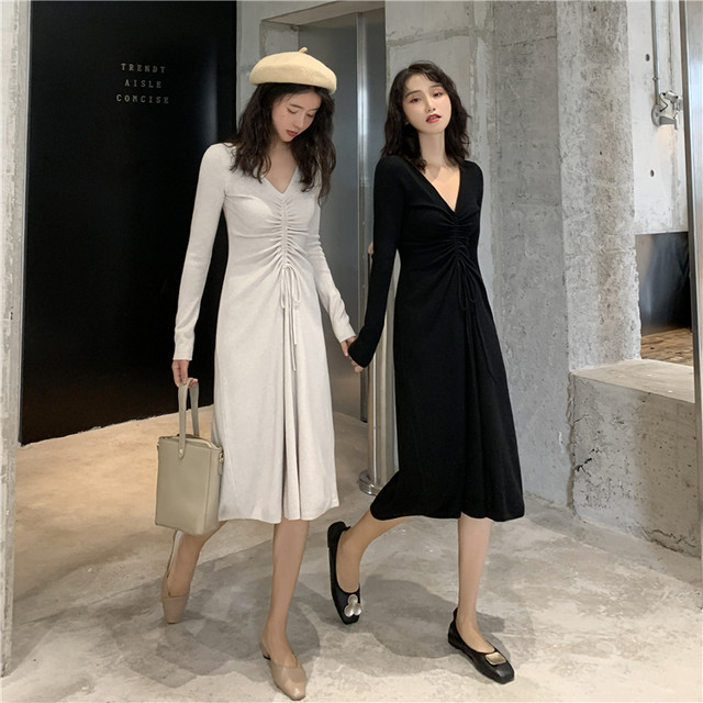 全2色 シャーリングワンピース ギャザーワンピース ミモレ丈 ひざ丈 長袖 Vネック 秋 冬 タイト スリム フィット ベージュ ブラック シンプル エレガント 大人カジュアル 韓国 オルチャン Like Fashion