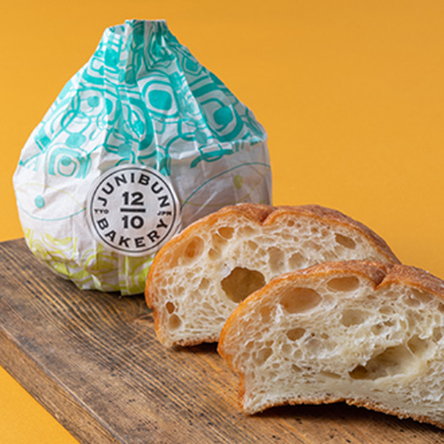 【ジュウニブン ベーカリー】13の味で十二分に楽しむ パンとお菓子の新麦宝箱
