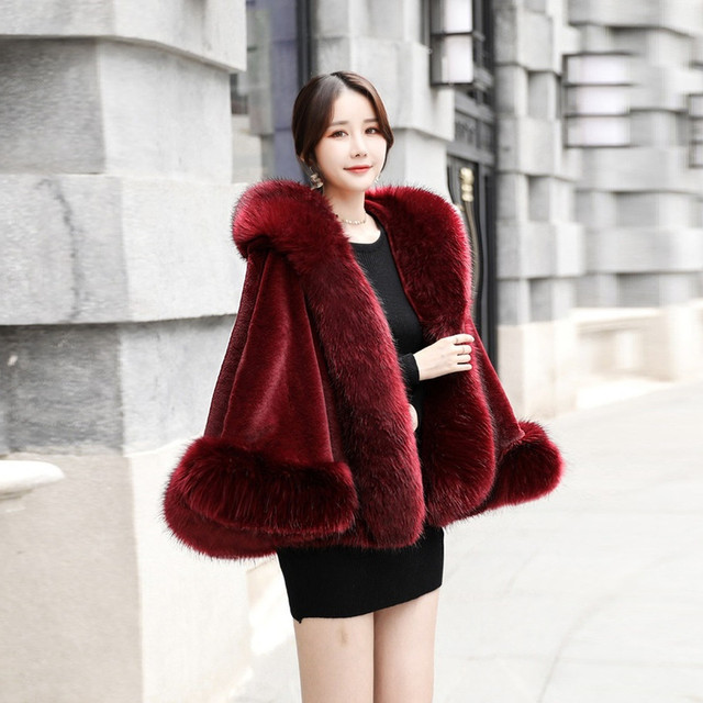 ポンチョコート ファーコート ケープ ショート丈 フード付き アウター レディース 暖かい おしゃれ ガーリー 大人可愛い 春 冬 毛皮コート ふわふわ フェイクファー Officewalaa オフィスワラア レディースファッション スタイル