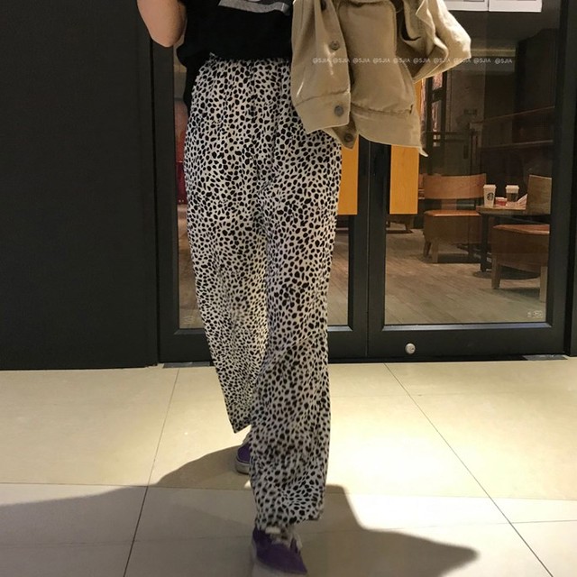 ワイドパンツ コーデ レディース 30代 40代 代 総柄 ドット ウエストゴム 春 夏 カジュアル 体型カバー ストレート モノトーン シンプル デート 女子会 お出かけ おしゃれ 大人 可愛い Dress Plaatje