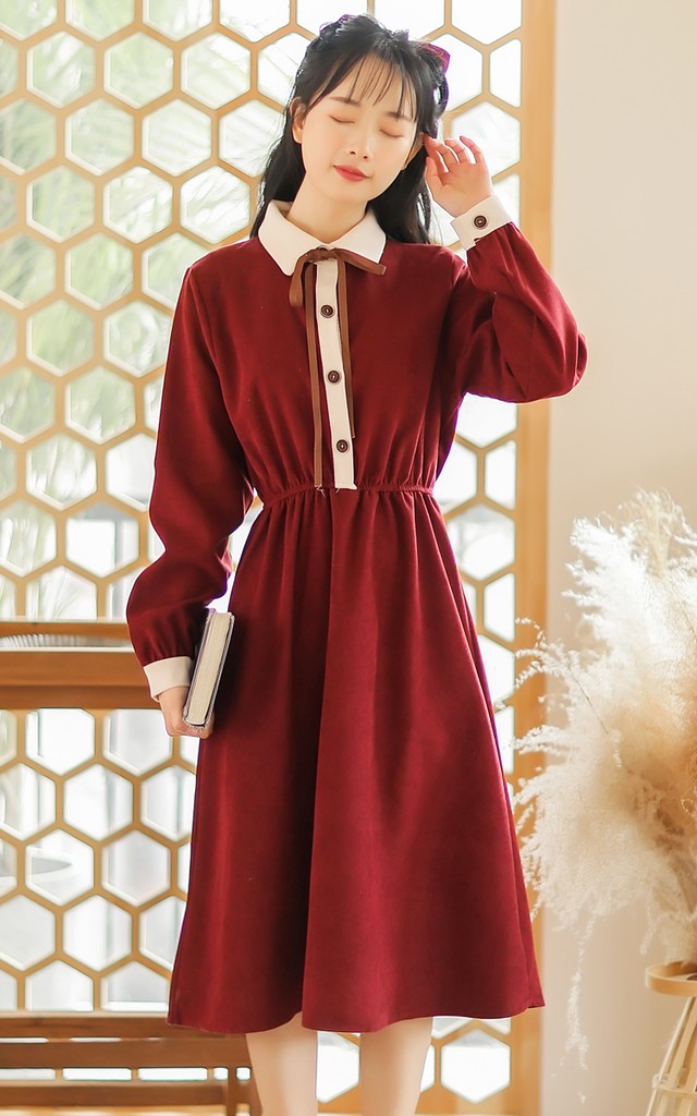 ワンピース 長袖 膝丈 フレア 襟付き くびれデザイン フロントボタン シンプル 無地 大人カジュアル デート Quadrifolie クローバー