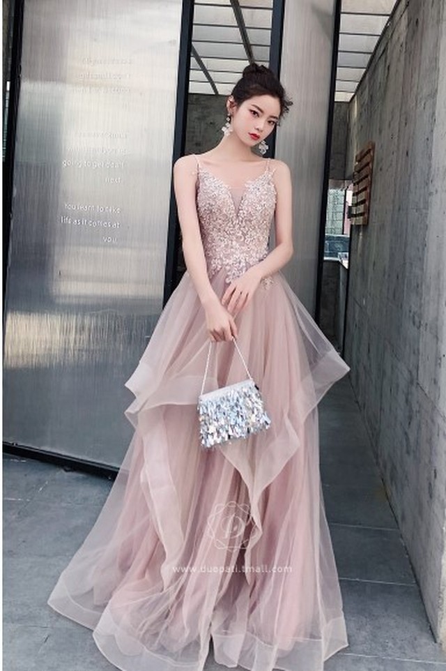 美品 パーティードレス ピンク 花柄のモチーフ刺繍が美しく 床付く 背中見せ キャミソール Vネックドレス Ynswedding23