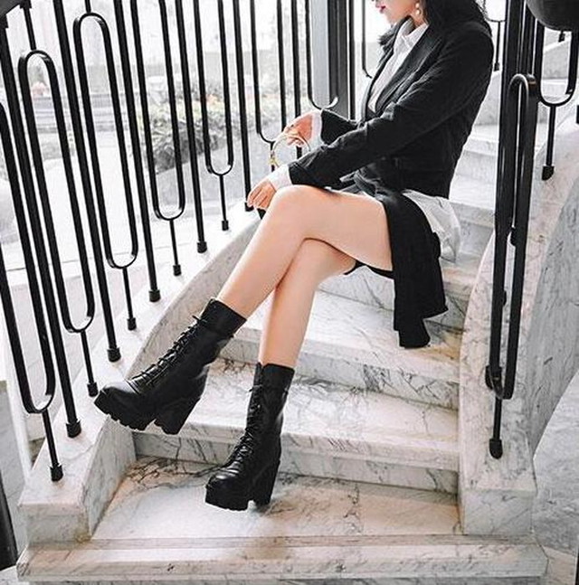 ゴシック 厚底ブーツ 編み上げ ミドルブーツ ハイトップ 大人カジュアル 原宿系 ブラック ホワイト 韓国 オルチャン 天使と悪魔 サブカル系ファッション Seasonz