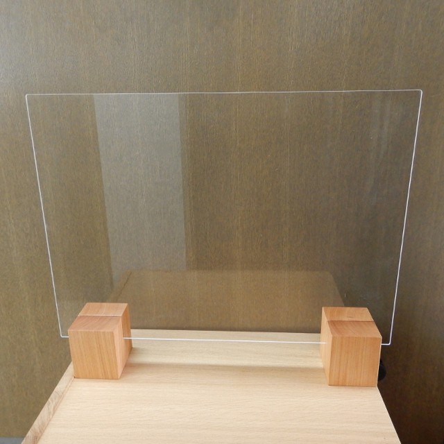 無垢材を使ったウッドスタンド付き飛沫防止アクリル板 ケヤキ Suzuin