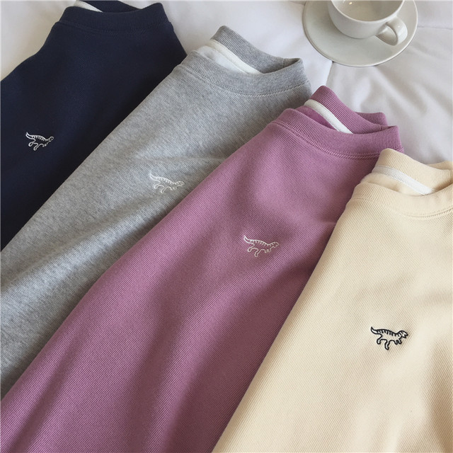 小さな恐竜の裏起毛セーター【small dinosaur warm sweater】